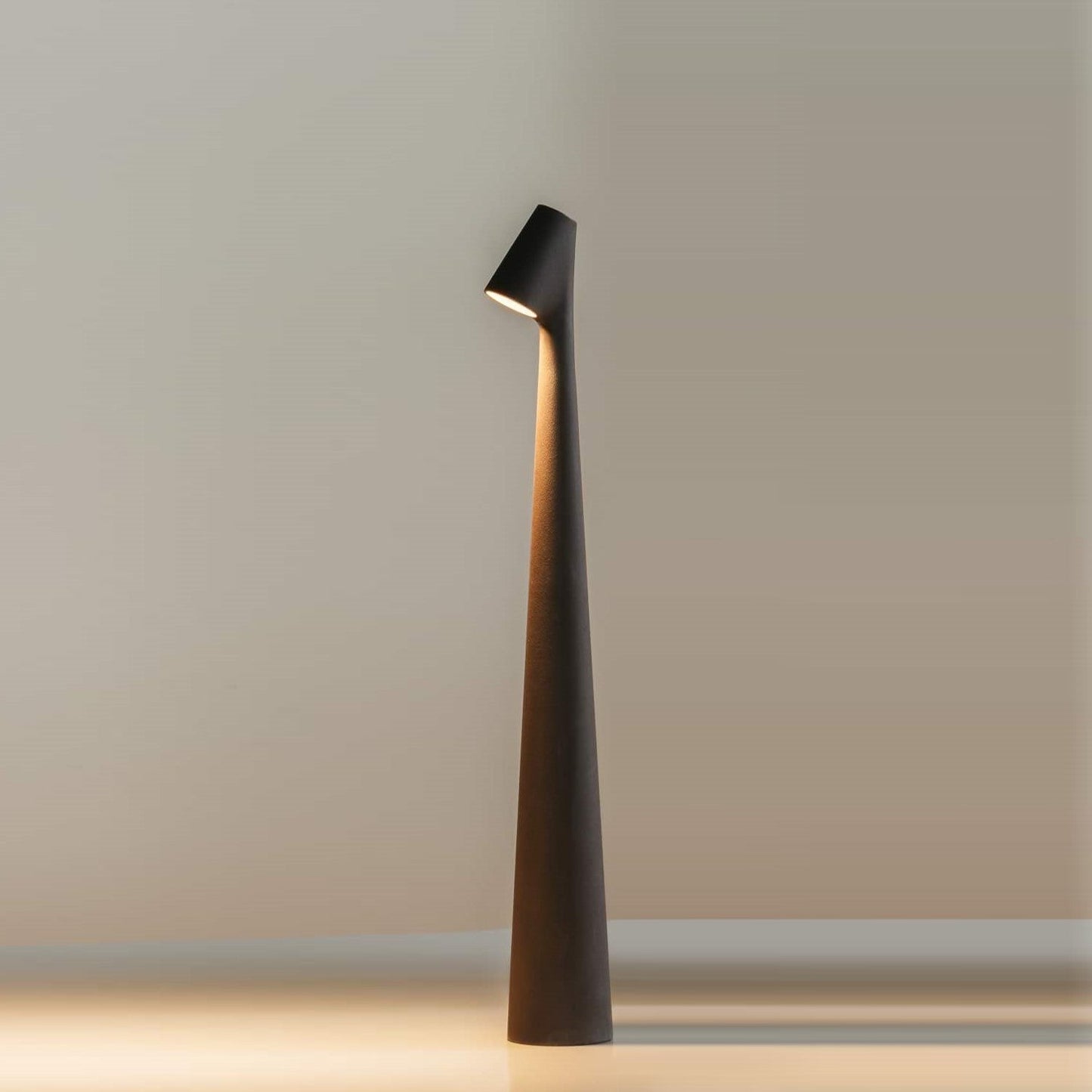 Minimalist Beam Light Luxury Table Lamp Wireless