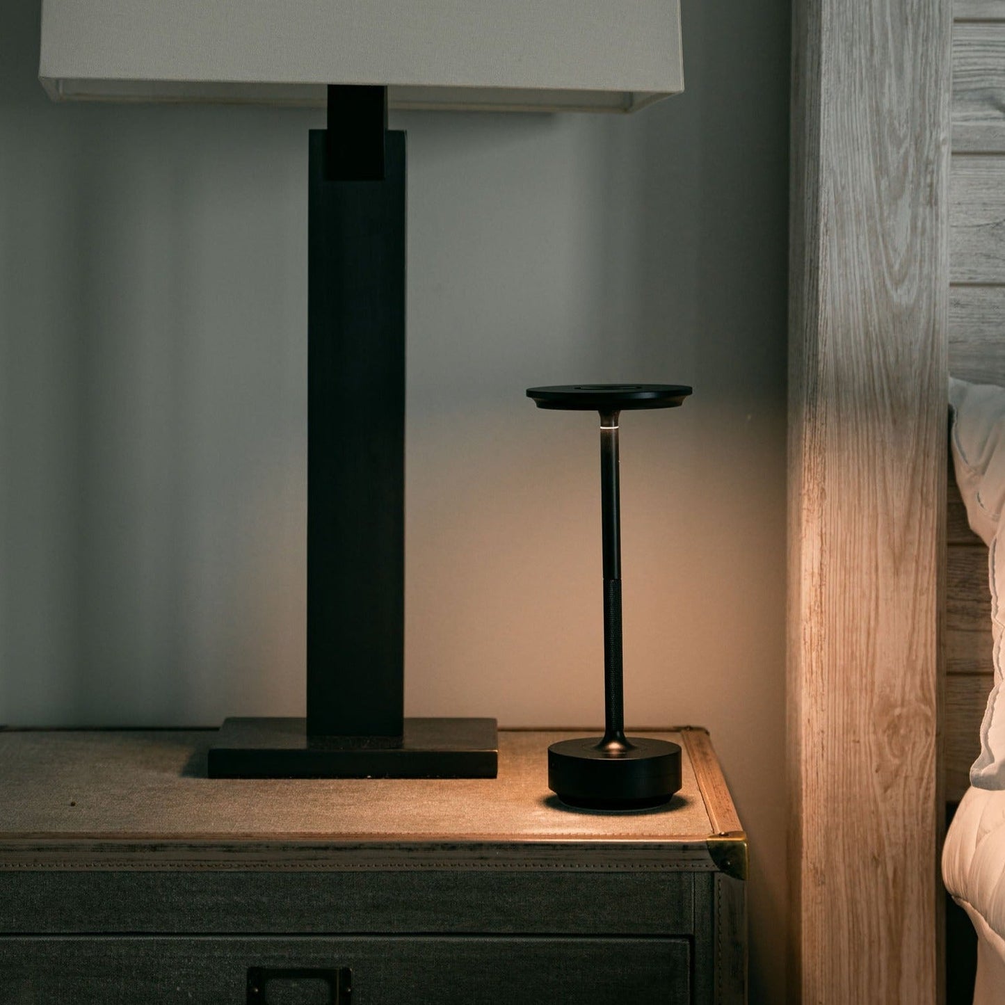 Cordless Elegance Table Lamp (Rechargable)